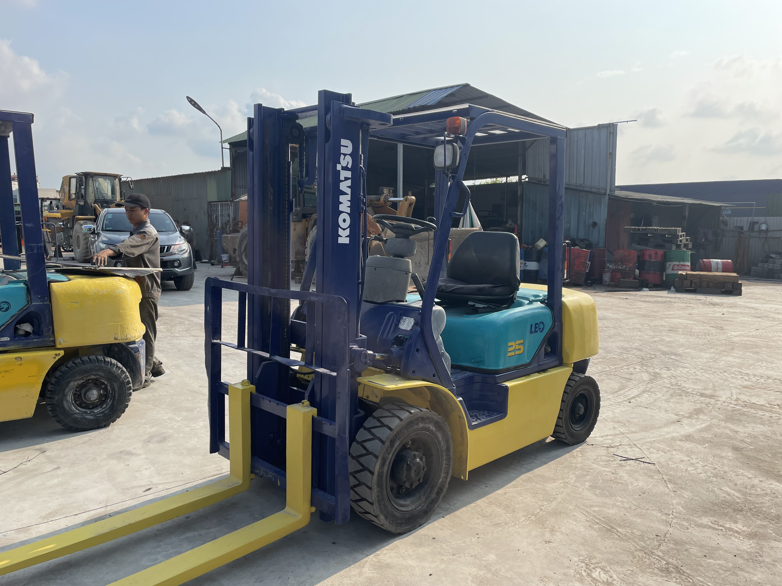 Xe nâng dầu KOMATSU FD25C-12 M151A-530340