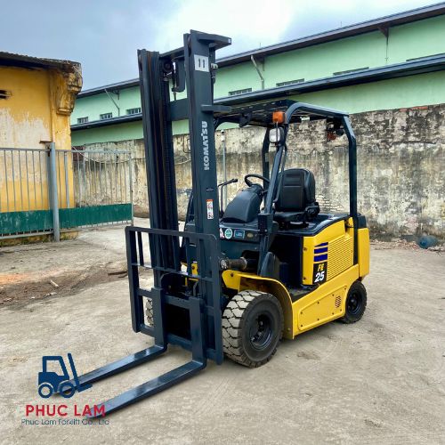 Xe nâng Nhật bãi trong hoạt động xuất nhập container có những hạn chế nào