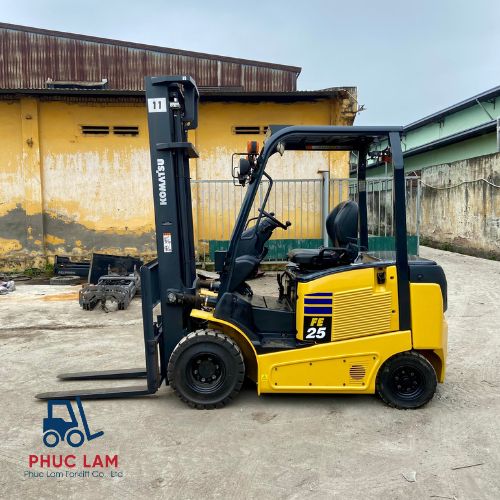 xe-nang-dien-komatsu-2.5-tan