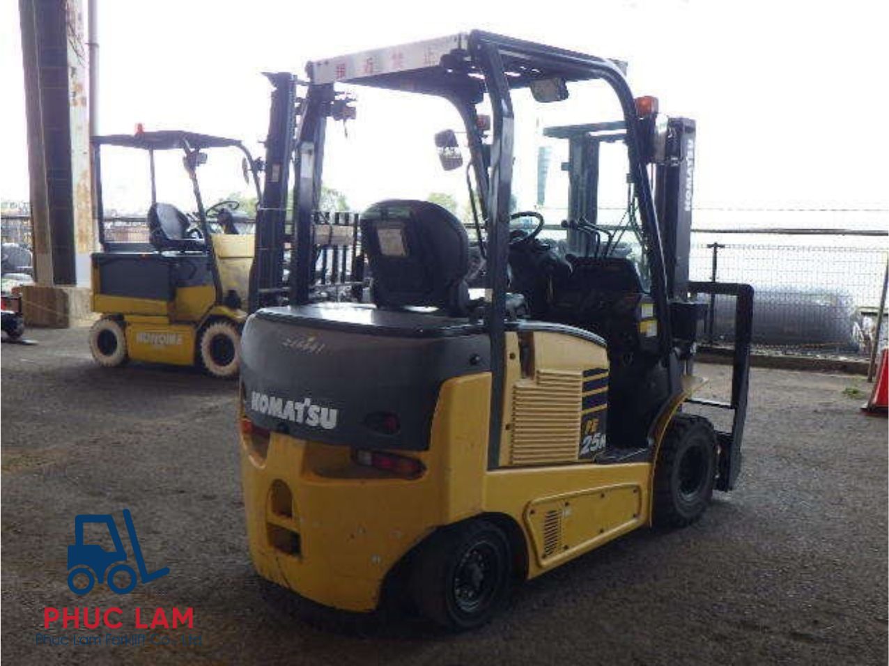 xe-nang-dien-komatsu-2.5-tan