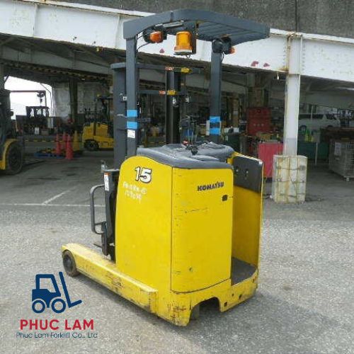 Xe nâng đứng lái xe-nang-dung-lai-komatsu