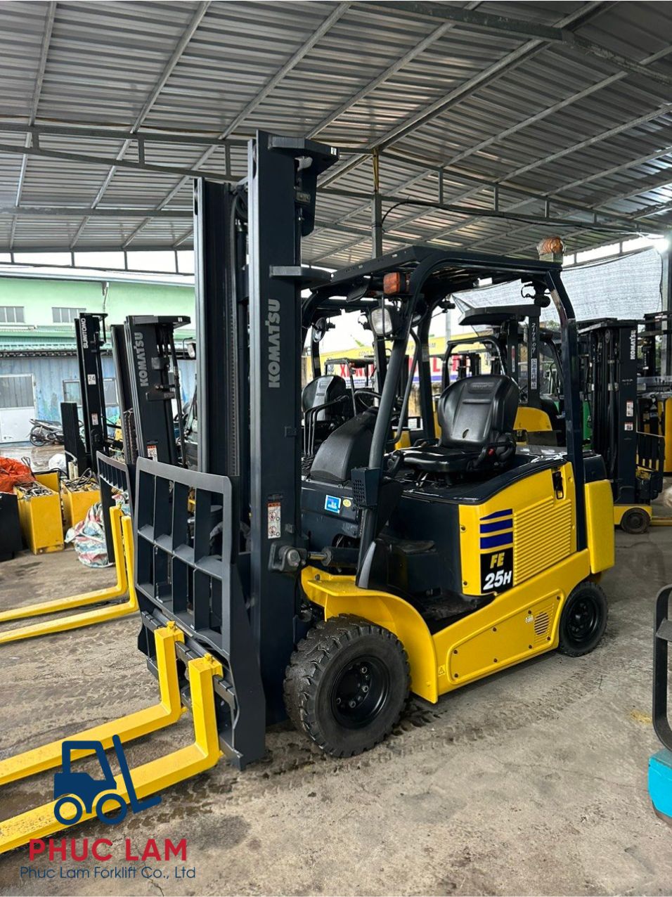 Xe nâng điện Komatsu 2.5 tấn FE25H-1 xe-nang-dien-2.5-tan