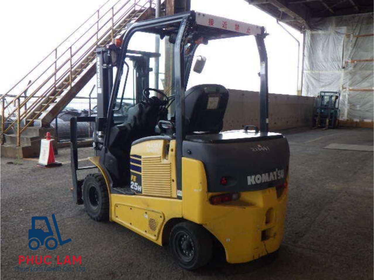 xe-nang-dien-komatsu-2.5-tan