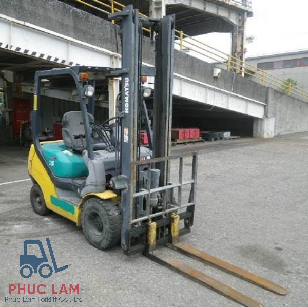 Xe nâng dầu Komatsu 1.5 tấn model FD15C-20