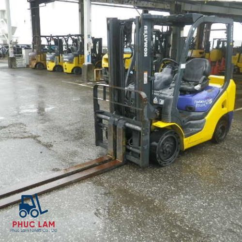 xe nâng komatsu xe-nang-dau-2.5-tan