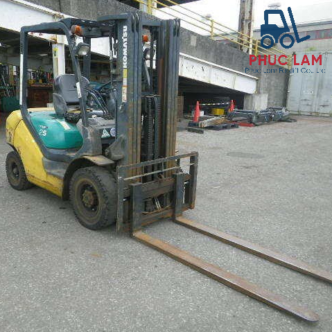Xe nâng dầu Komatsu 2.5 tấn model FD25T-16 cũ