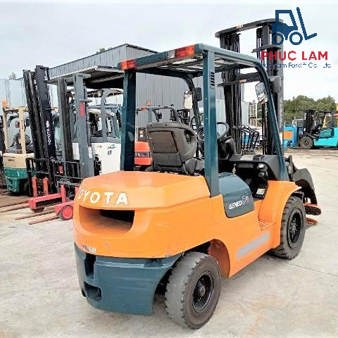 Xe nâng dầu Toyota 3.0 tấn model 02-7FD30 cũ