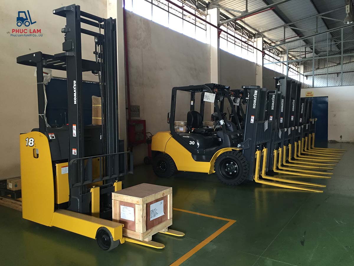 Giá xe nâng điện/dầu cũ Komatsu Nhật Bản