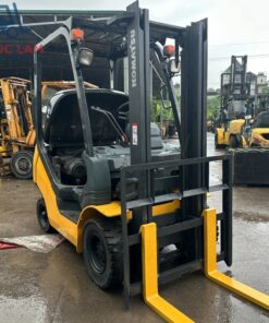 Xe nâng dầu Komatsu 1.5 tấn model FD15T-21 cũ