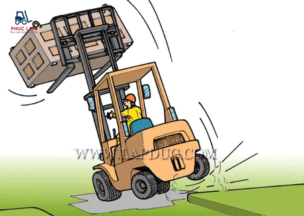 Chấn thương do xe nâng bị lật