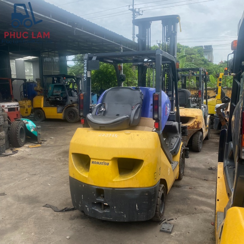 Xe nâng dầu Komatsu 3.0 tấn model FD30NT-16 cũ