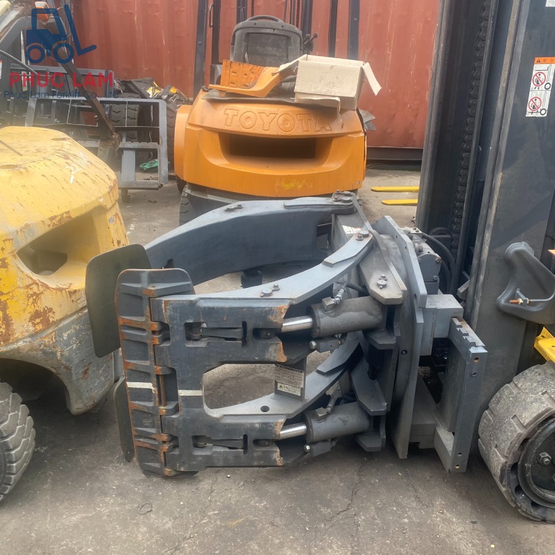 Xe nâng dầu Komatsu 3.0 tấn model FD30NT-16 cũ
