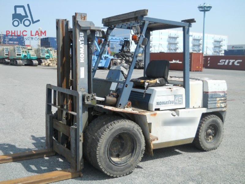 Xe nâng dầu Komatsu 4.5 tấn model FD45-5 cũ