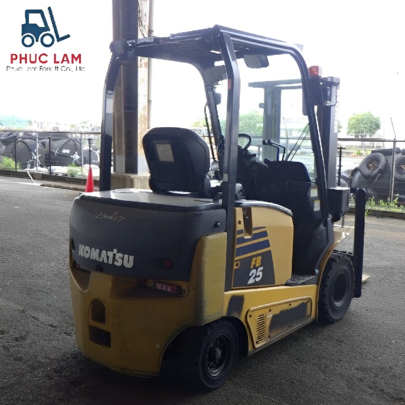 Xe nâng điện Komatsu ngồi lái 2.5 tấn FB25-12