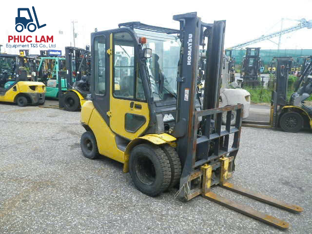 Xe nâng dầu Komatsu 2.5 tấn model FD25C-15 cũ