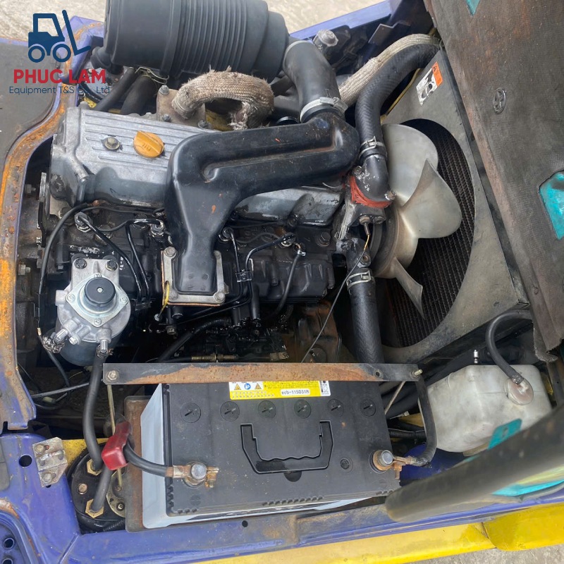 Xe nâng dầu ngồi lái Komatsu 2.5 tấn model FD25T-12 cũ