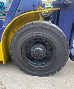 Xe nâng dầu ngồi lái Komatsu 2.5 tấn model FD25T-12 cũ