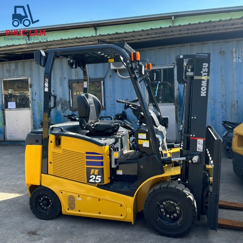 Xe nâng điện Komatsu cũ phù hợp với những doanh nghiệp nào