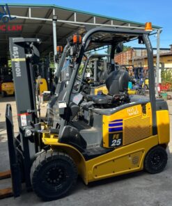 Xe nâng điện Komatsu 2.5 tấn model FE25H-1 tại cũ Phúc Lâm