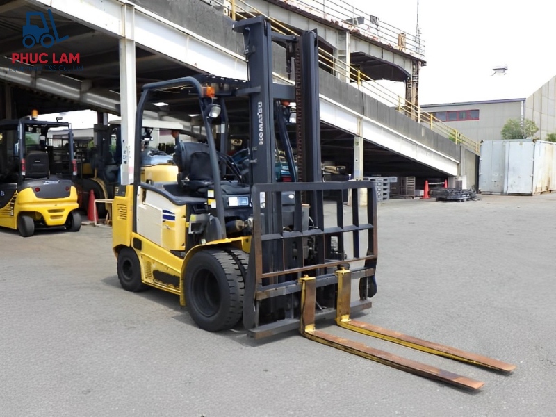 Xe nâng điện Komatsu 3.0 tấn model FE30-1 cũ