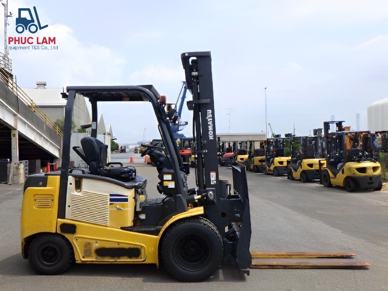 Xe nâng điện Komatsu 3.0 tấn model FE30-1 cũ