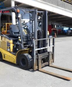 Xe nâng điện ngồi lái komatsu 2.5 tấn model FE25-1 cũ