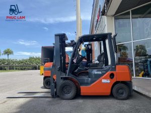 Xe nâng dầu Toyota 2.5 tấn