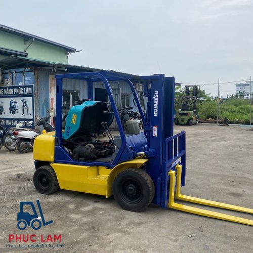 xe-nang-dau-komatsu-2.5-tan-fd25c