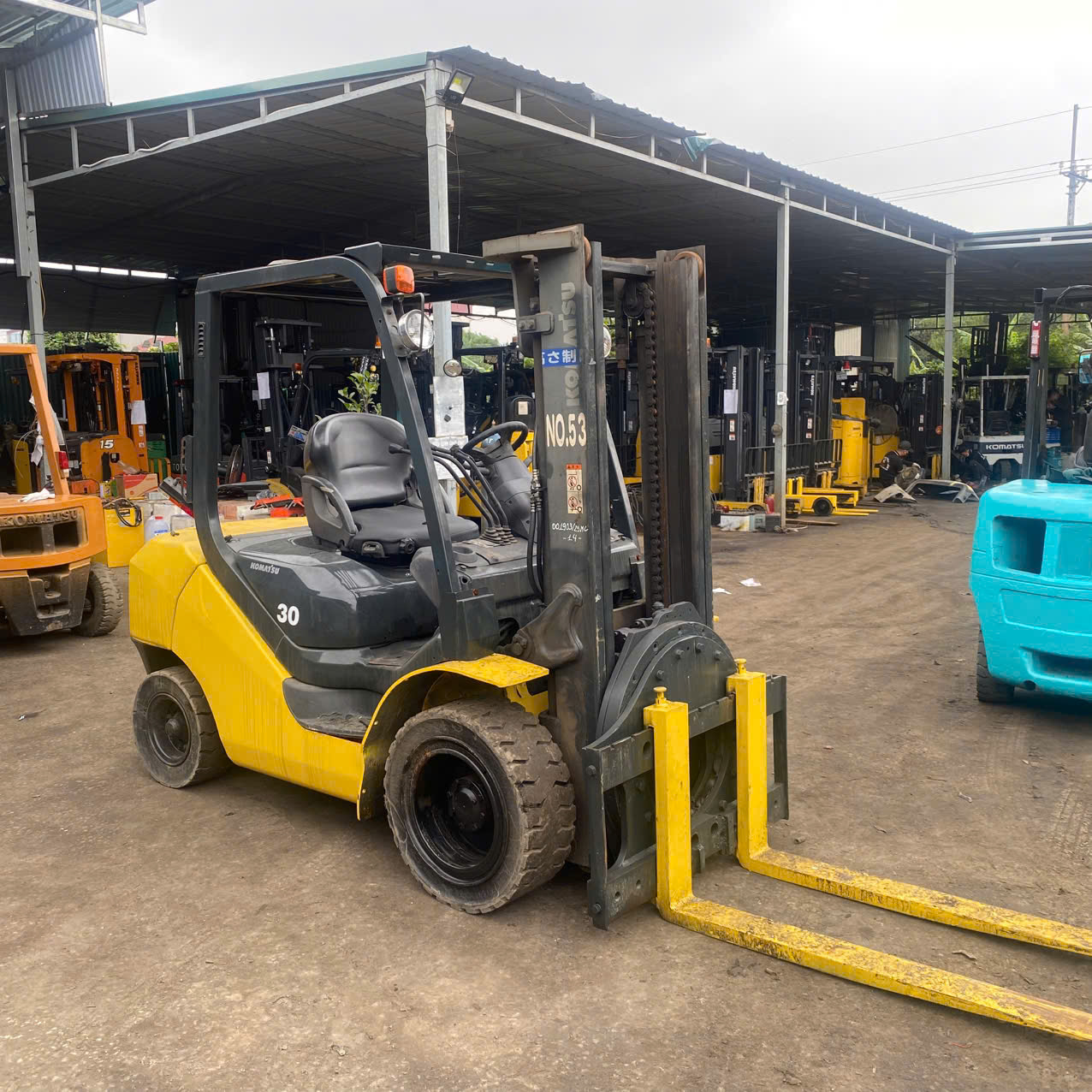 Xe Nâng Dầu Komatsu dầu 3 tấn FD30T-17