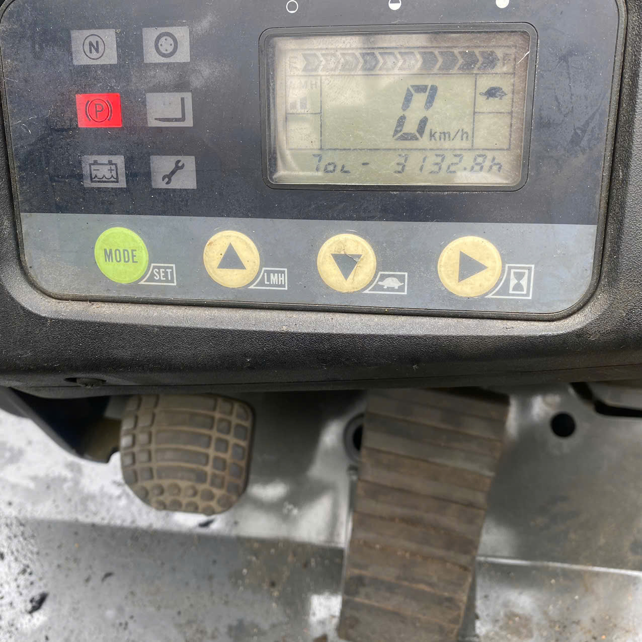 Xe nâng điện Komatsu 1.5 tấn ngồi lái đã qua sử dụng FB15F-12 - Ảnh 9