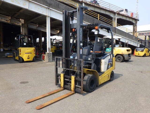 Xe nâng điện Komatsu 2.5 tấn ngồi lái mới 90% - Ảnh 8