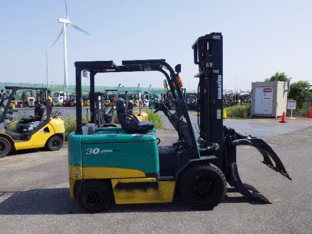 Xe Nâng Điện Komatsu 3 Tấn FB30-11 – Kẹp Tròn, Bình Hitachi 2021, Tháp 4.0m