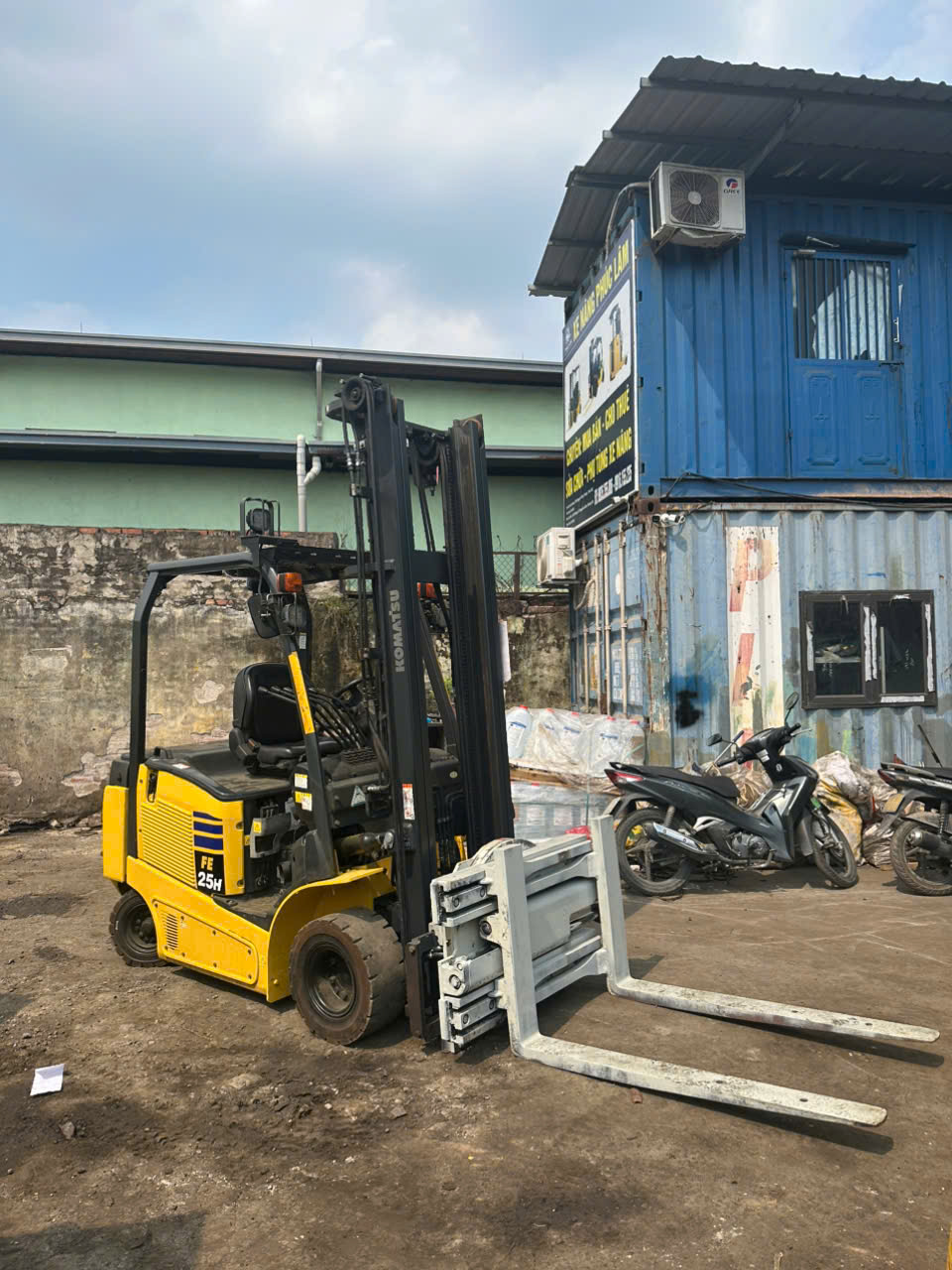 Xe Nâng Điện Komatsu 2.5 Tấn Model FE25-1
