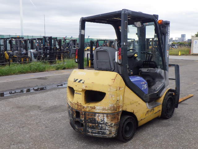 Xe nâng dầu Komatsu 2.5T FD25NT-16 sx 2009