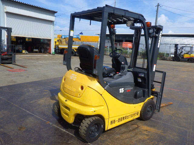 Xe nâng điện Komatsu 1.5T sx 2020 dịch giá