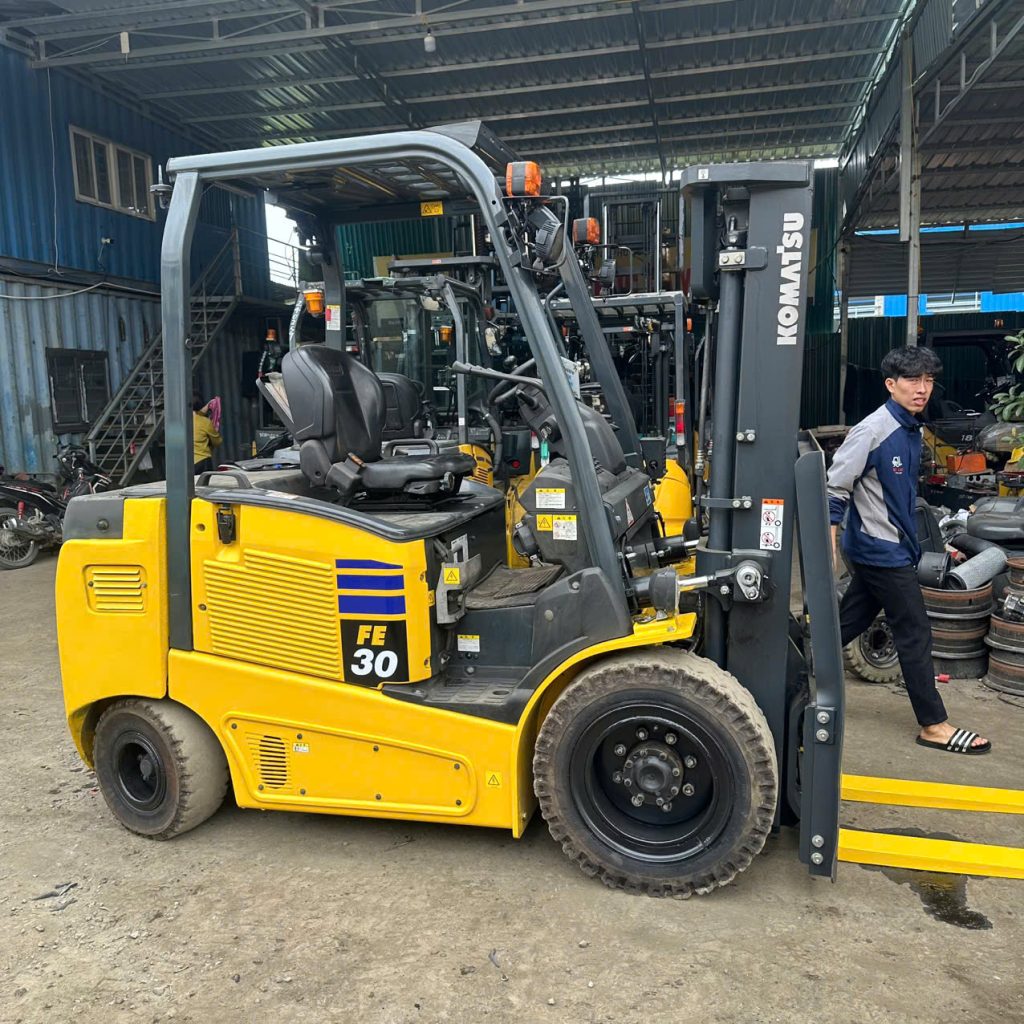 Xe nâng cũ được thay thế nhiều phụ tùng có còn là lựa chọn đáng cân nhắc