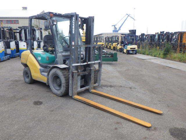 Xe nâng dầu Komatsu 3 tấn Model FD30C-15