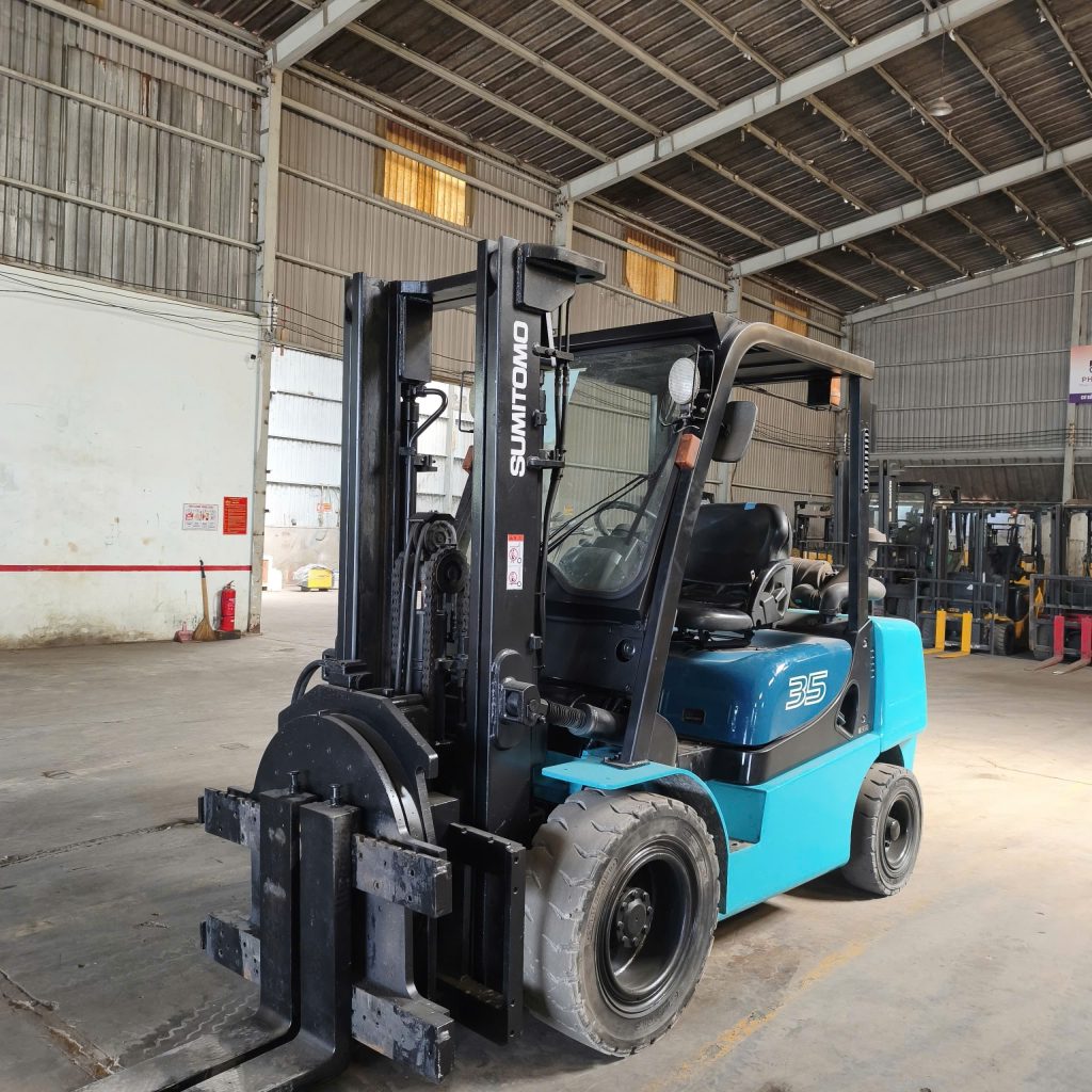 Xe nâng hoạt động trong kho hẹp cần ưu tiên khả năng xoay trở