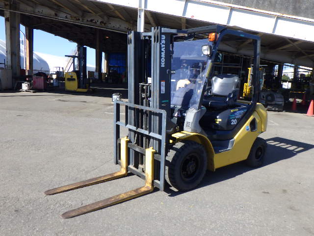 Xe nâng dầu Komatsu 2.0 tấn