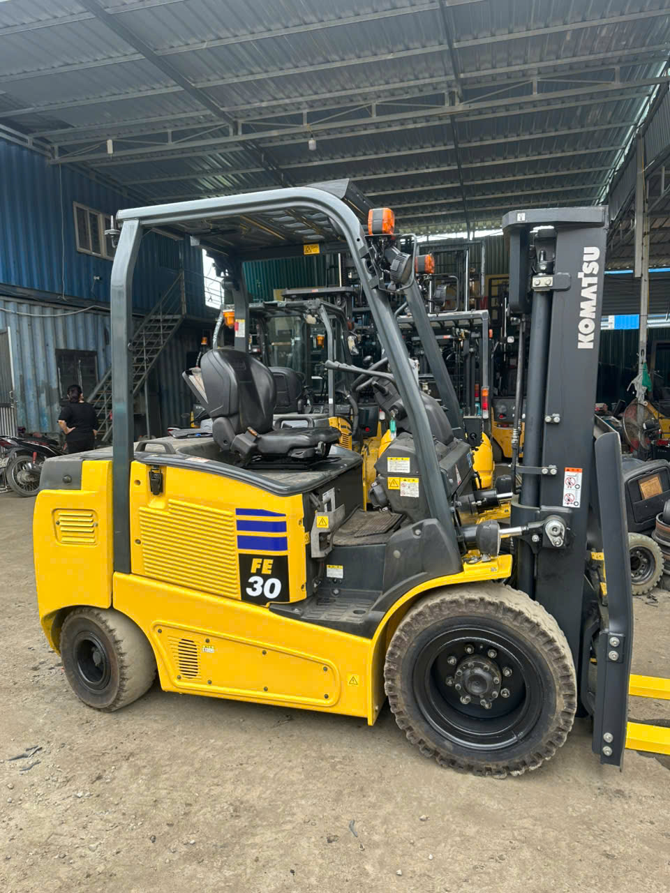 Xe nâng điện cũ và cuộc cạnh tranh với các dòng xe giá rẻ từ Trung Quốc