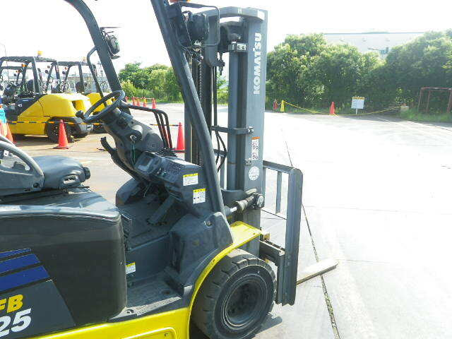 Xe nâng điện Komatsu 2.5 tấn FB25-12 (100067) - Ảnh 12