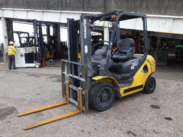 Xe nâng xăng Komatsu 2.0 tấn FG20T-17