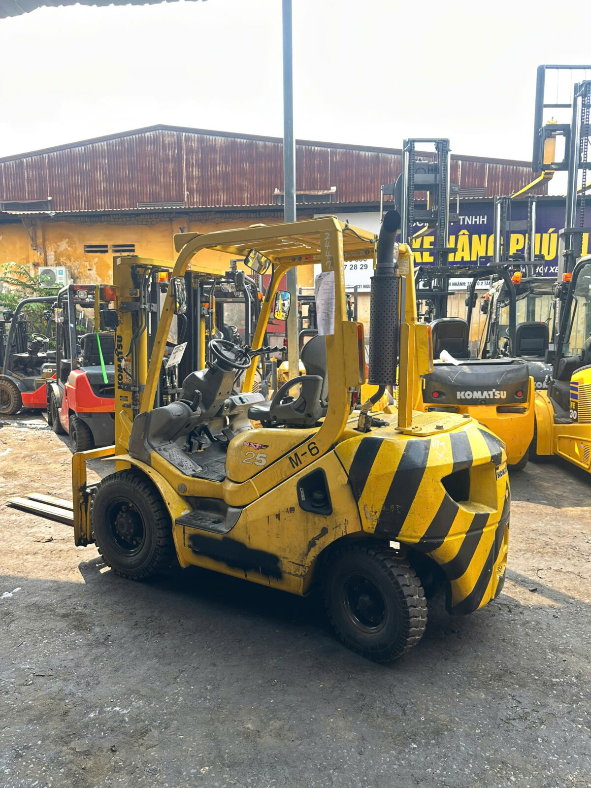 Xe nâng dầu Komatsu 2.5 tấn FD25T-16 (720729) - Ảnh 2