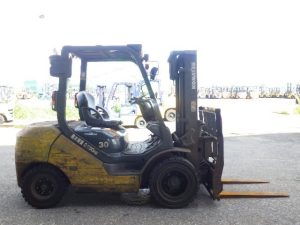 xenang-xe-nang-dau-komatsu-3-0-tan-fd30t-17-seri-323866-san-xuat-nam-2013-7.jpg