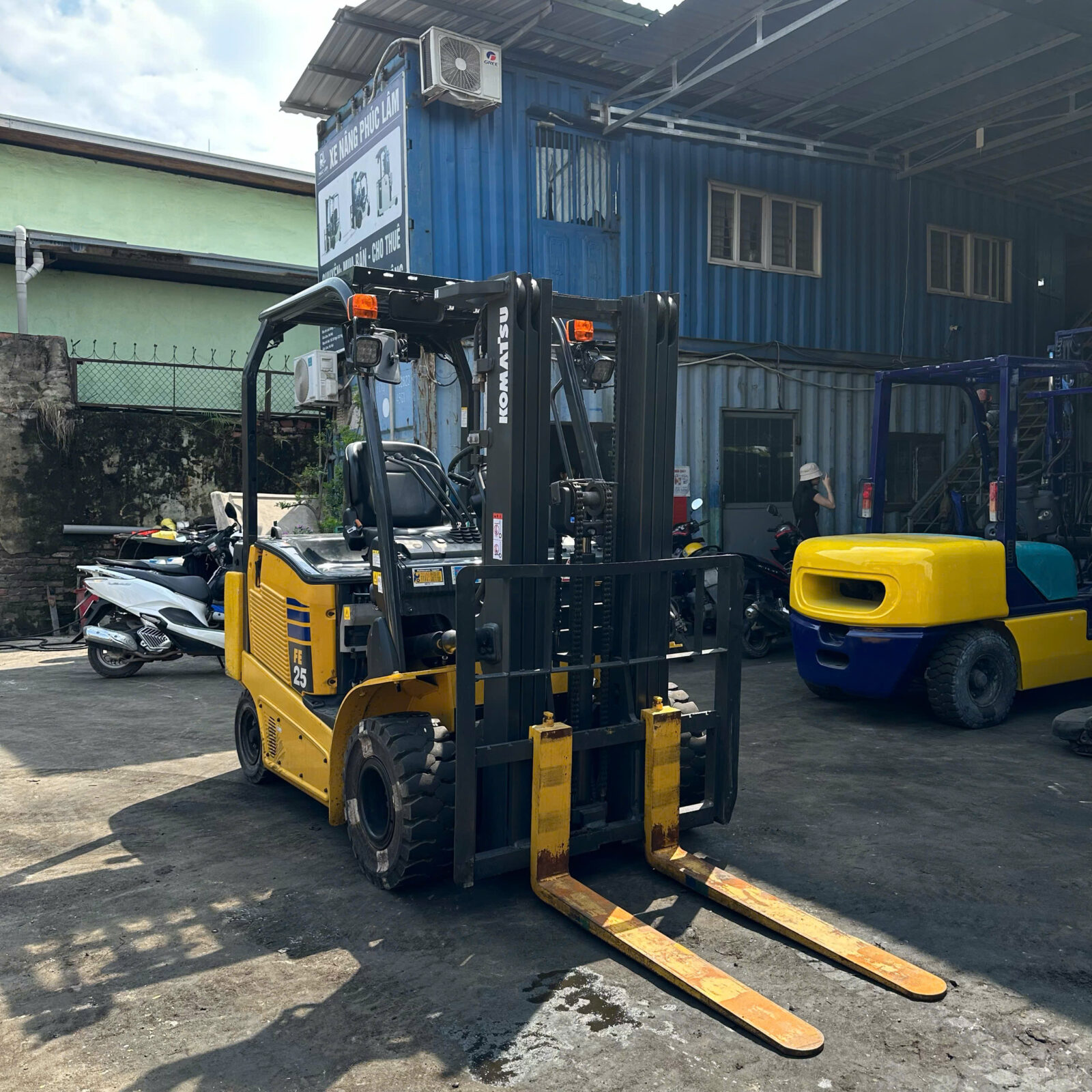 Xe nâng điện Koamatsu 2.5 tấn FE25-1 (309186), sản xuất năm 2020 - Ảnh 9