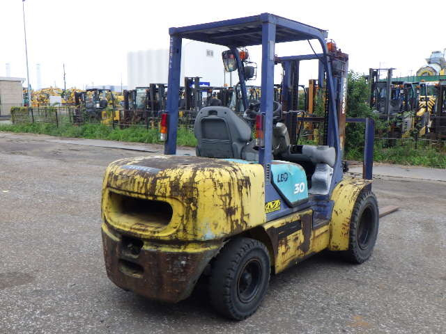 Xe nâng xăng Komatsu 3.0 tấn FG30T-12 Seri 517822 - Ảnh 2