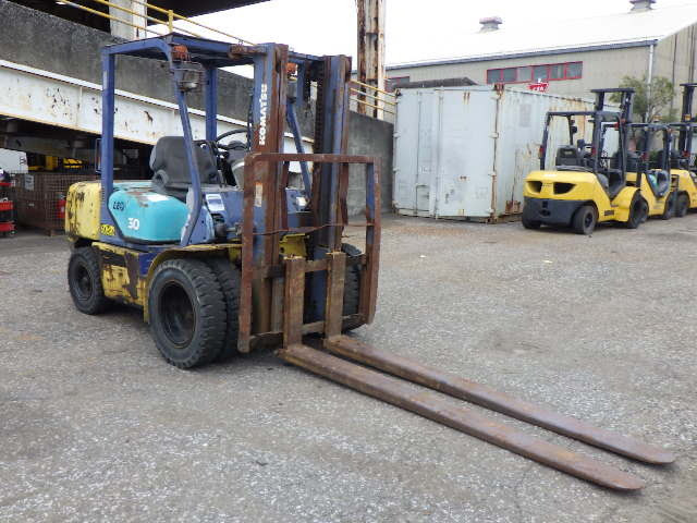 Xe nâng xăng Komatsu 3.0 tấn FG30T-12 Seri 517822 - Ảnh 3